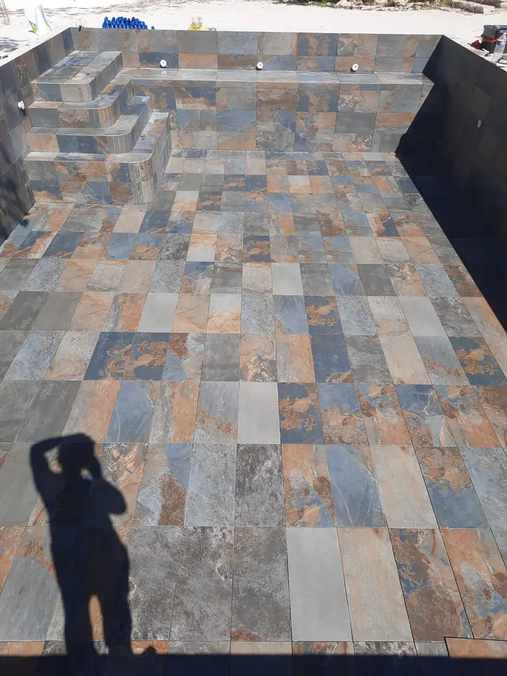 Swimming pool tiling — photo 2