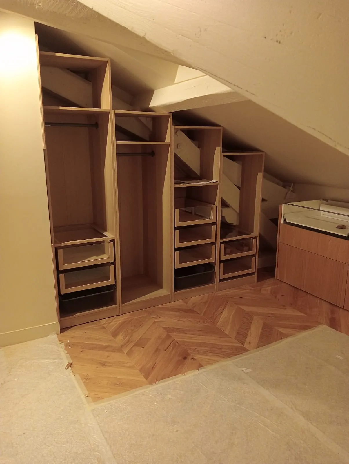 Dressing et rangements sous combles